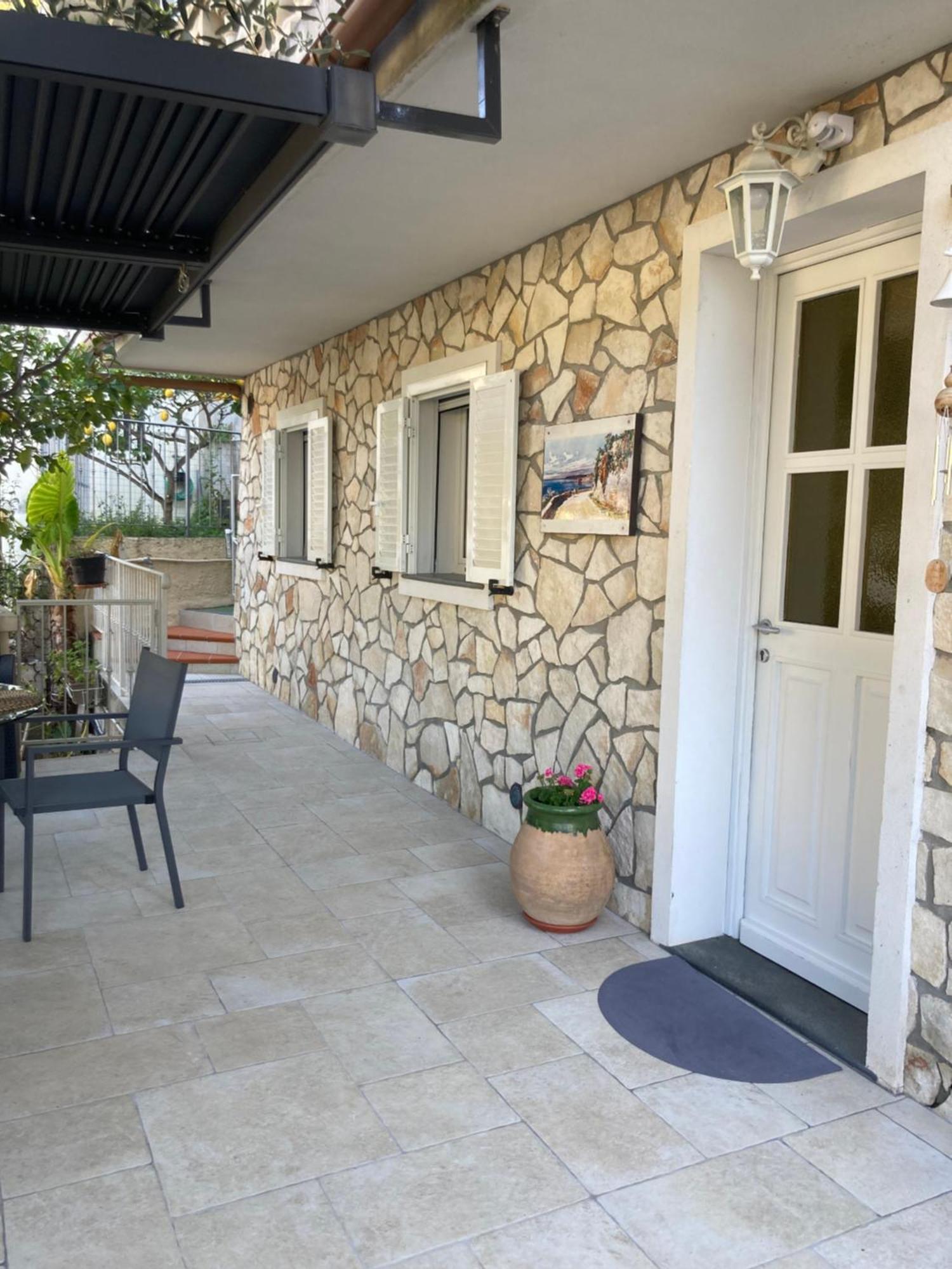Studio Villa La Cigale Avec Grande Terrasse Menton Bagian luar foto